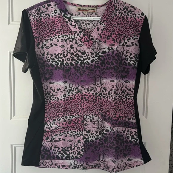 Women’s Scrub Top - Picture 1 of 3